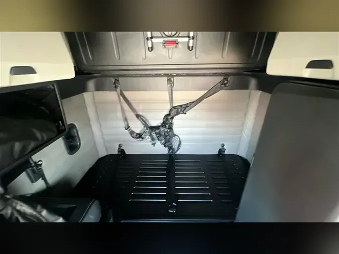 2021 FREIGHTLINER CA126