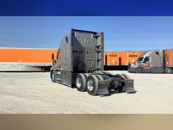 2023 Freightliner Cascadia