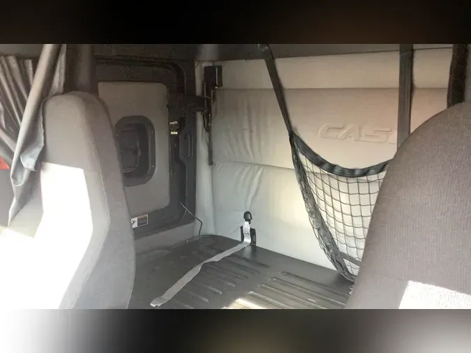 2021 Freightliner Cascadia 126