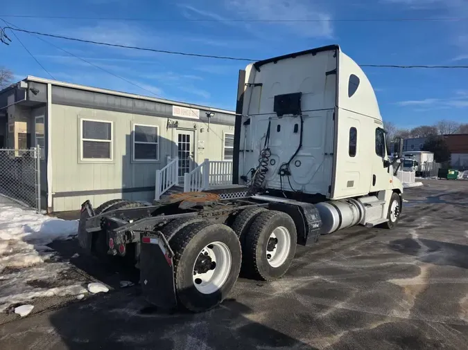 2020 FREIGHTLINER/MERCEDES CASCADIA 125