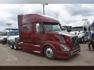 2015 VOLVO VNL64T730