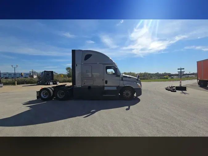 2023 Freightliner Cascadia 126