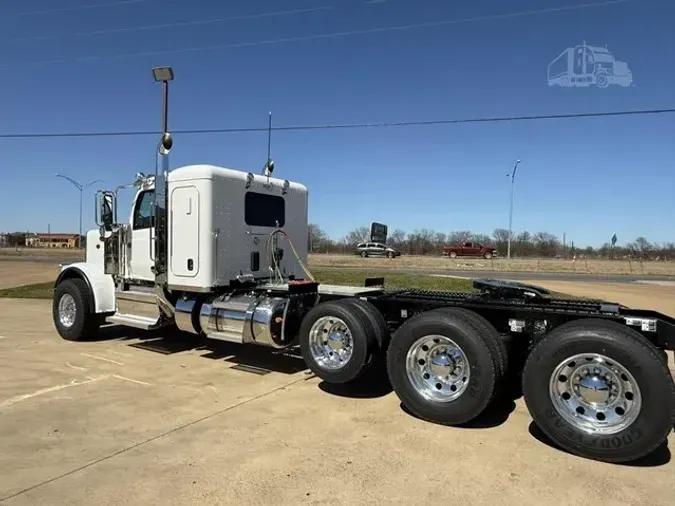 2026 PETERBILT 589