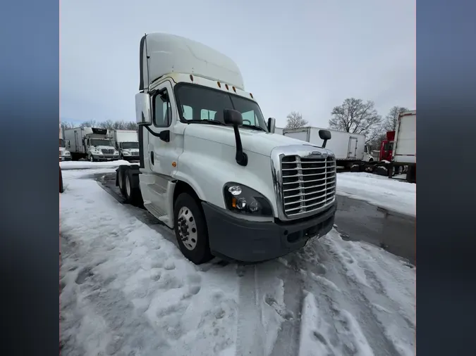 2018 FREIGHTLINER/MERCEDES CASCADIA 125