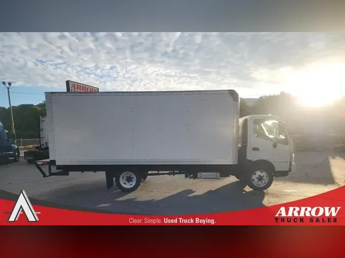 2019 HINO 195