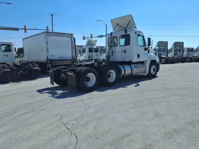 2020 FREIGHTLINER/MERCEDES CASCADIA 125c1474fe90e92f41a7ebdf1f71b690c82