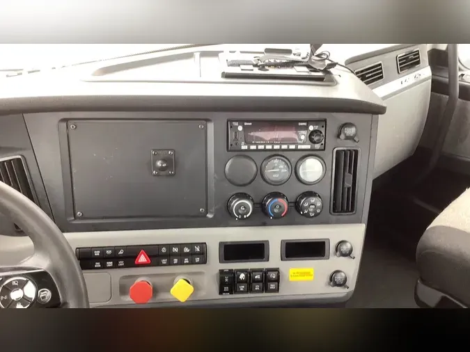 2020 Freightliner Cascadia 126