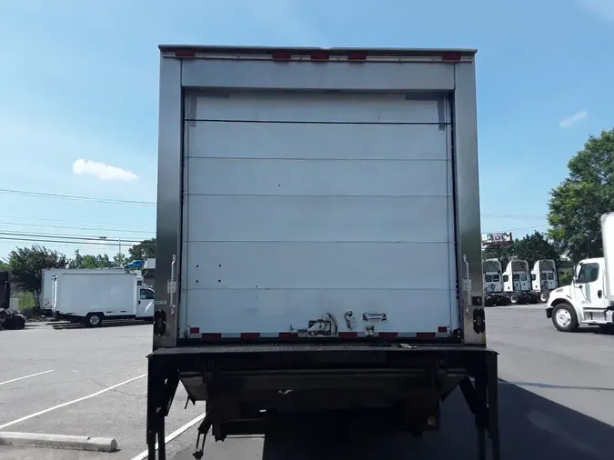 2018 FREIGHTLINER M2 106