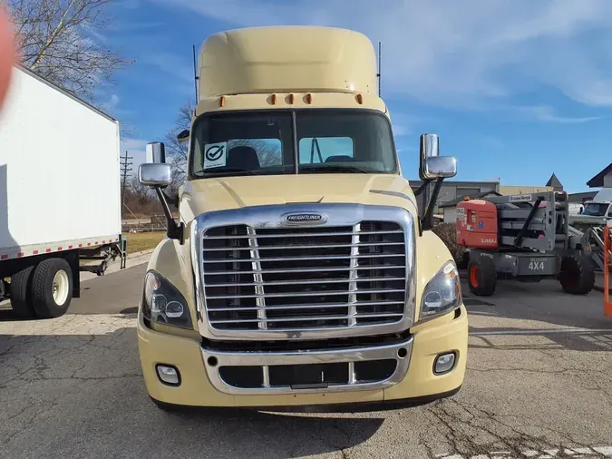 2019 FREIGHTLINER/MERCEDES CASCADIA 125