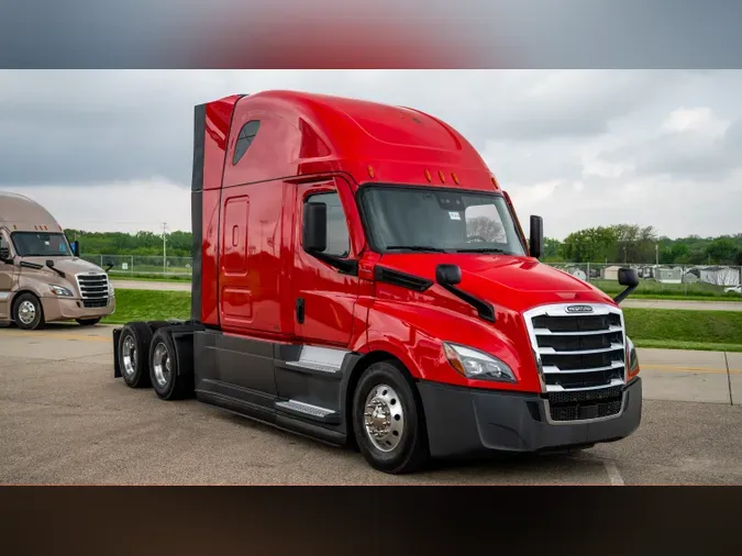 2020 FREIGHTLINER Cascadia 126