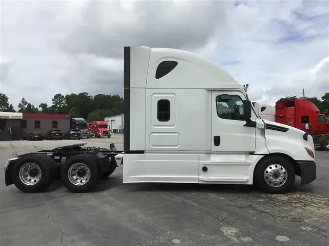 2020 FREIGHTLINER CASCADEVO1