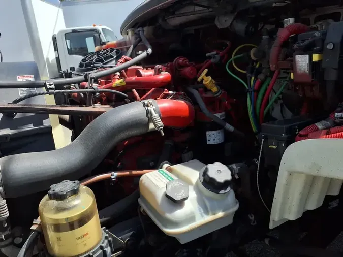 2019 FREIGHTLINER M2 106
