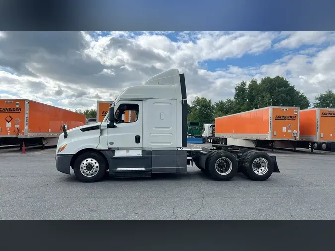 2020 Freightliner Cascadia 126