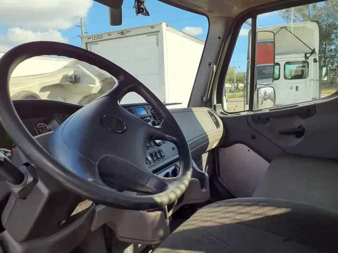 2021 FREIGHTLINER/MERCEDES M2 106