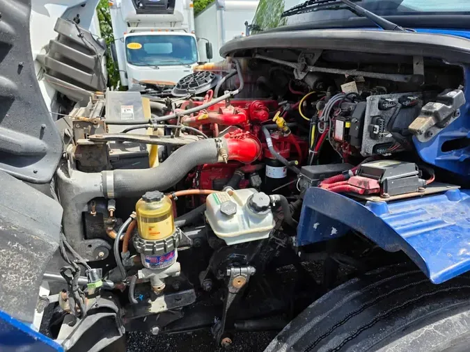 2018 FREIGHTLINER M2 106