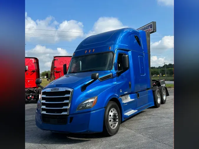 2020 Freightliner Cascadia 126