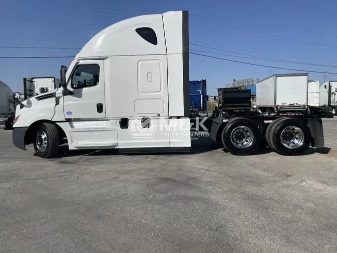 2022 FREIGHTLINER Cascadia 126