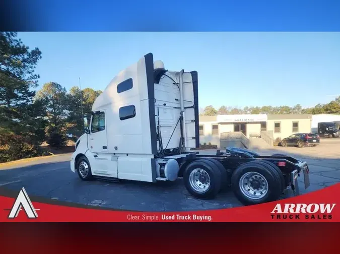 2021 VOLVO VNL64T760