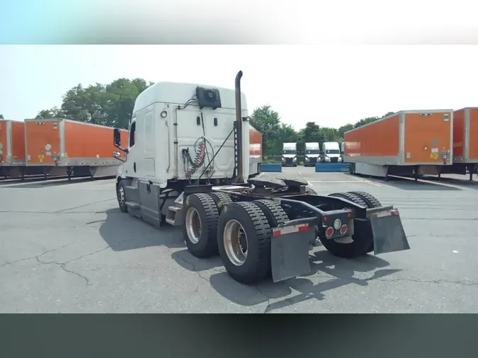 2021 Freightliner Cascadia 126c157deda1e9284d7f69906aee8b6a541