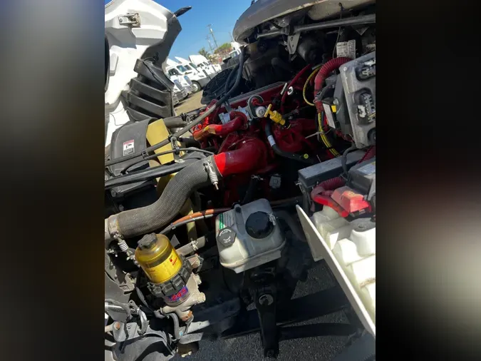 2018 FREIGHTLINER M2 106