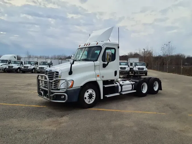 2020 FREIGHTLINER/MERCEDES CASCADIA 125c15f6e391b7560fcfcf44ec1e75eed6e