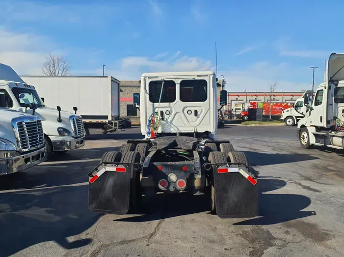 2018 FREIGHTLINER/MERCEDES CASCADIA 125