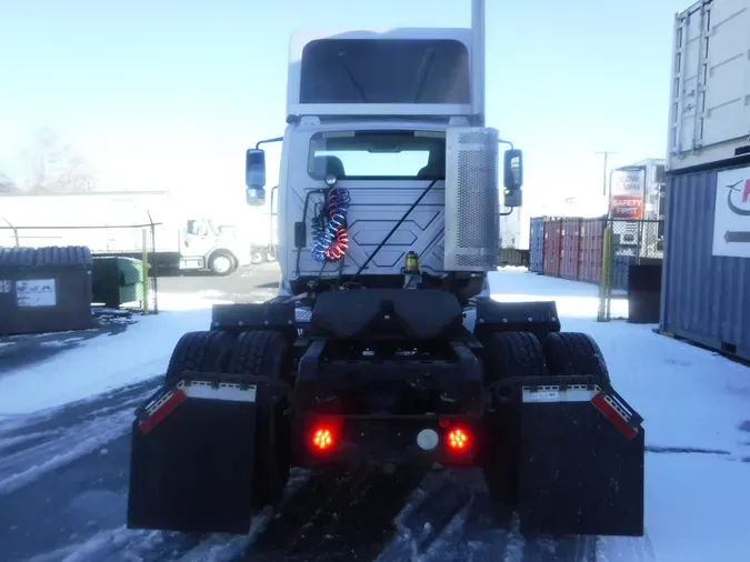 2010 NAVISTAR INTERNATIONAL 8600