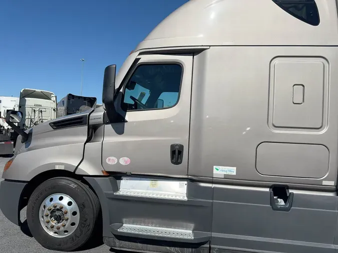 2025 Freightliner Cascadia 126