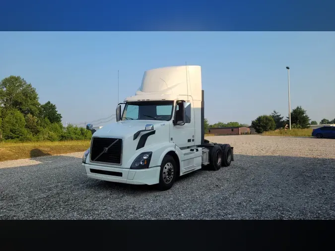 2018 Volvo VNL300
