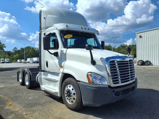 2019 FREIGHTLINER/MERCEDES CASCADIA 125c165d22192e1d97f11f99c9fce220d1c
