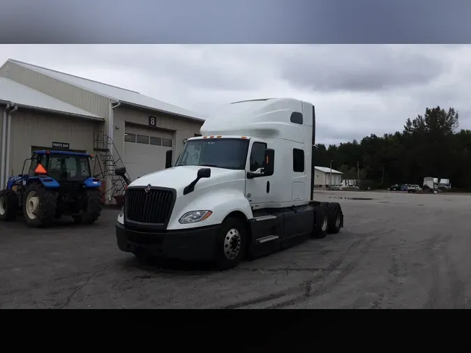 2022 International LT625