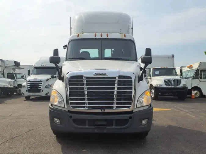 2018 FREIGHTLINER CASCADIA 113" DAYCAB