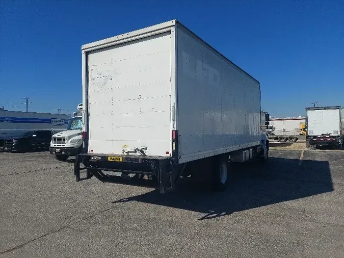 2011 HINO TRUCK 268