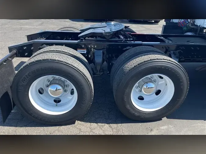 2021 FREIGHTLINER CA126