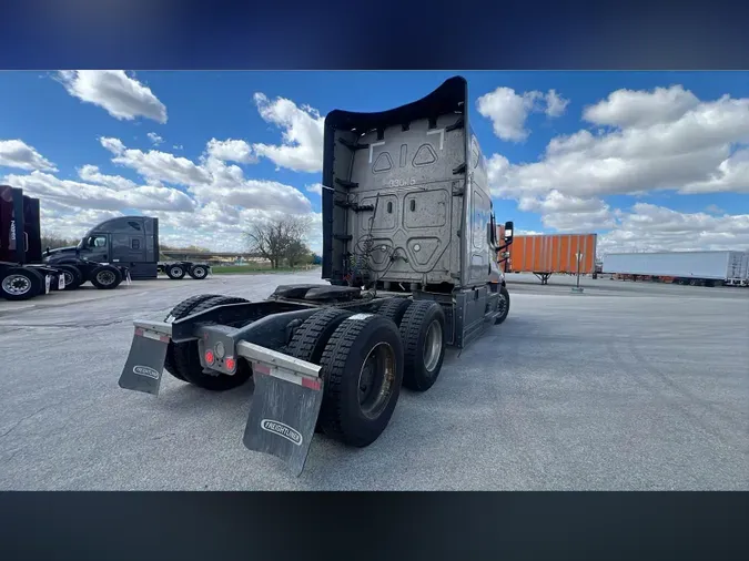 2025 Freightliner Cascadia 126