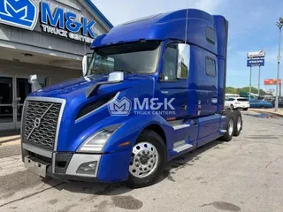2023 VOLVO VNL64T860