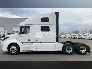 2022 VOLVO VNL64T860