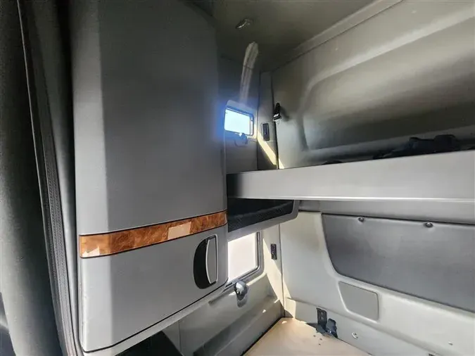 2021 INTERNATIONAL LT625