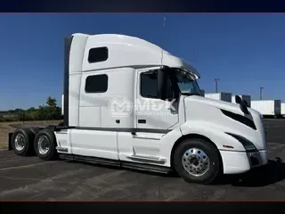 2024 VOLVO VNL64T860