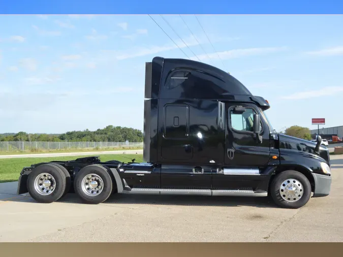 2016 FREIGHTLINER CASCADIA