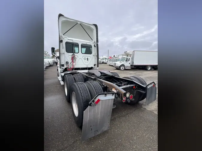 2018 FREIGHTLINER/MERCEDES CASCADIA 125