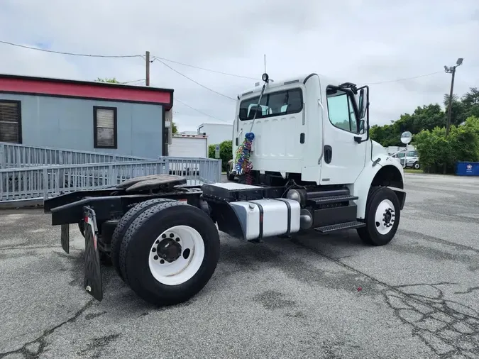 2012 FREIGHTLINER M2 106