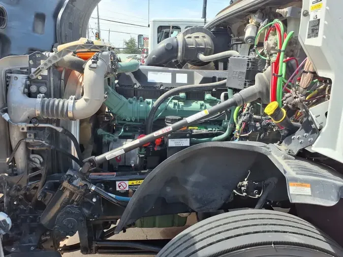 2020 VOLVO VNL64T-300c18d2a1560c85eb837eb0222dde9f483