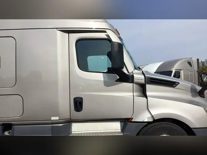 2022 Freightliner Cascadia 126