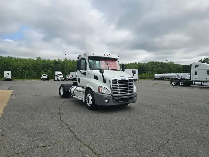 2019 FREIGHTLINER/MERCEDES CASCADIA 113