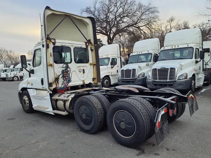 2019 FREIGHTLINER/MERCEDES CASCADIA 125