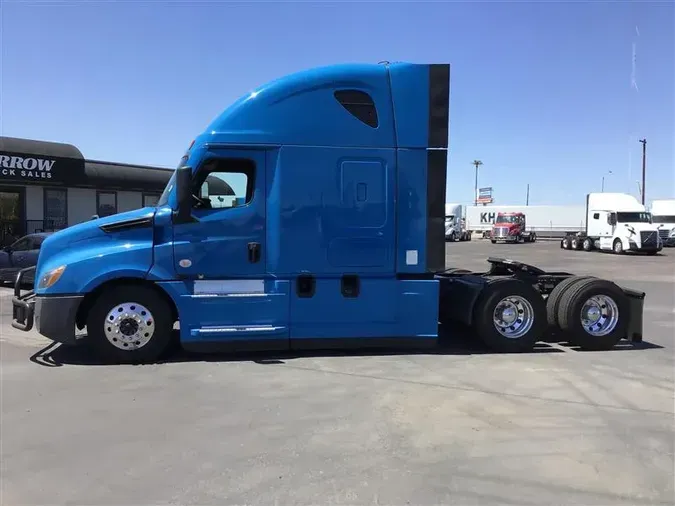 2021 FREIGHTLINER CA126