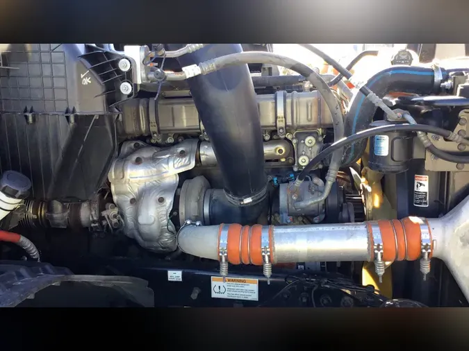 2021 Freightliner Cascadia 126