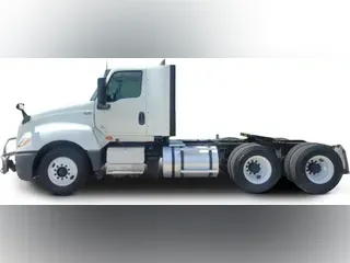2022 International LT625