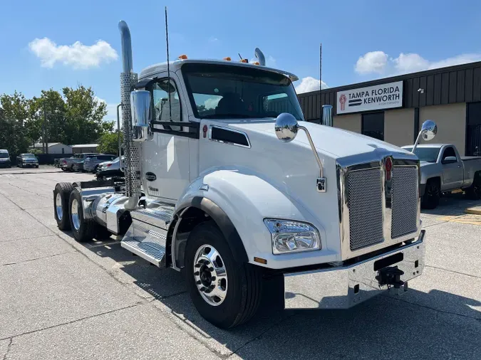 2026 Kenworth T880